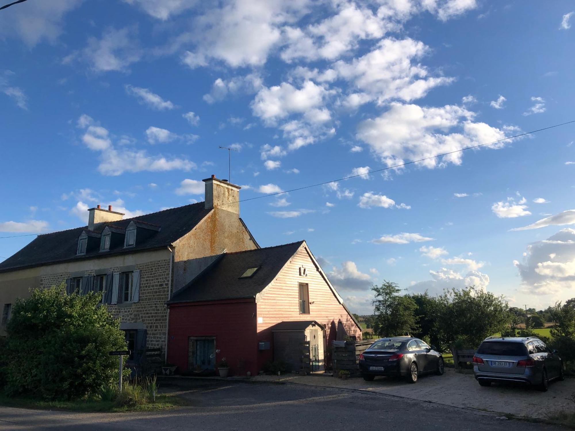 Gite La Maison La Saint-Aubin-d'Aubigne ภายนอก รูปภาพ